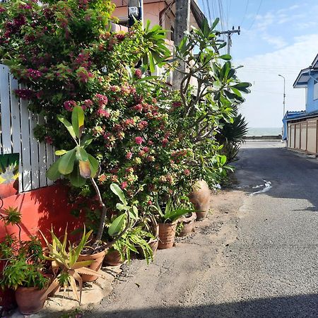 Thaimex Cafe & Homestay Backpackers- Adults Only Прачуап-Кхірі-Кхан Екстер'єр фото