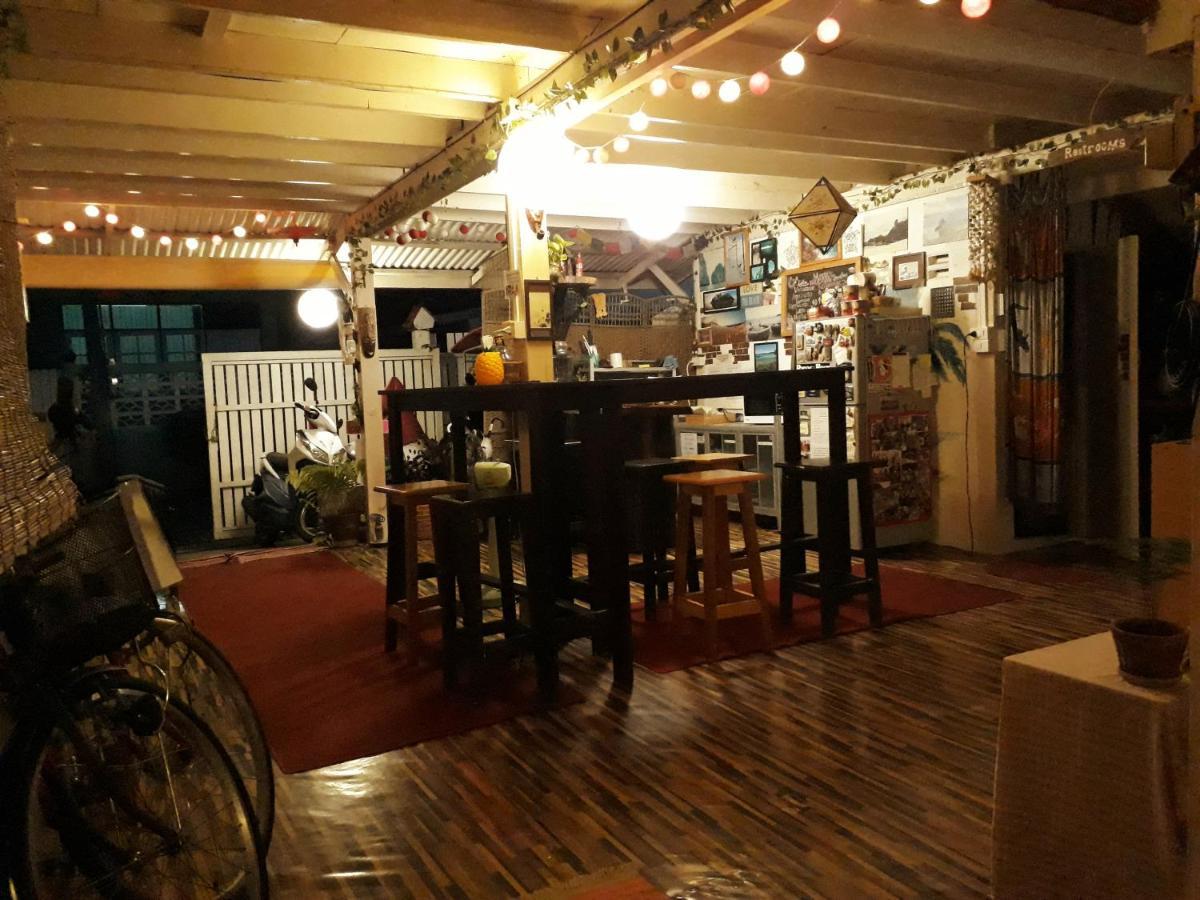Thaimex Cafe & Homestay Backpackers- Adults Only Прачуап-Кхірі-Кхан Екстер'єр фото