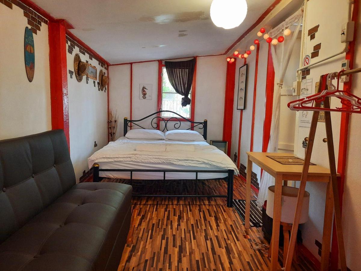 Thaimex Cafe & Homestay Backpackers- Adults Only Прачуап-Кхірі-Кхан Екстер'єр фото